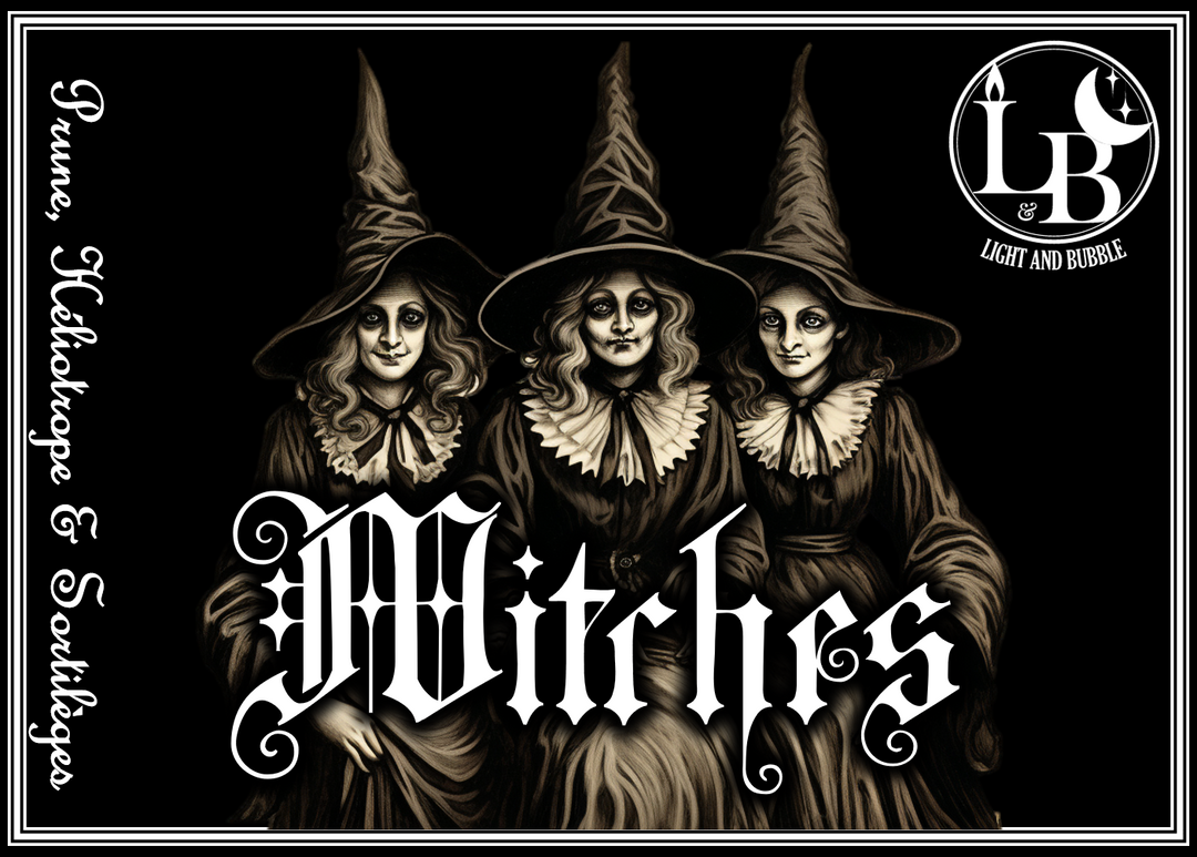 WITCHES - bougieProfond et mystérieux, une potion mystique et enivrante de prune, herbes d'enchantements, héliotrope sur une base puissante et féminine de musc, résine de benjoin et vanille. En sorcellerie, on a coutume de dire que les fleurs d'héliotrope