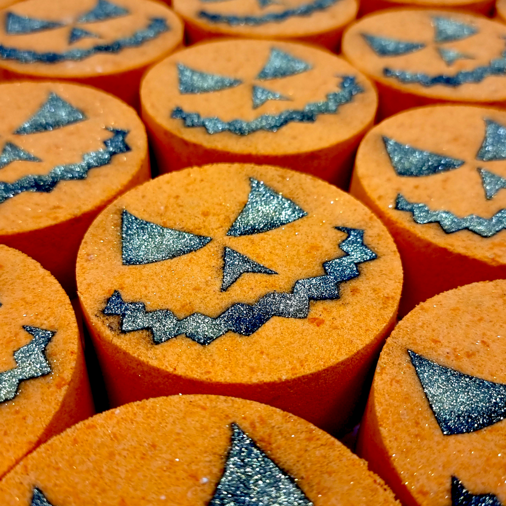 SPOOKY PUMPKIN - bath bomb